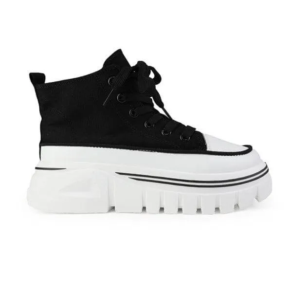 BLACK SNEAKERS WHITE SOLE
