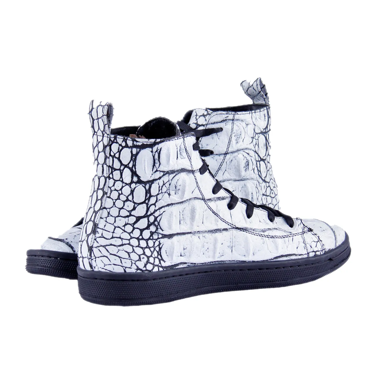 Chuck Hi Top Sneakers LIMITED EDITION
