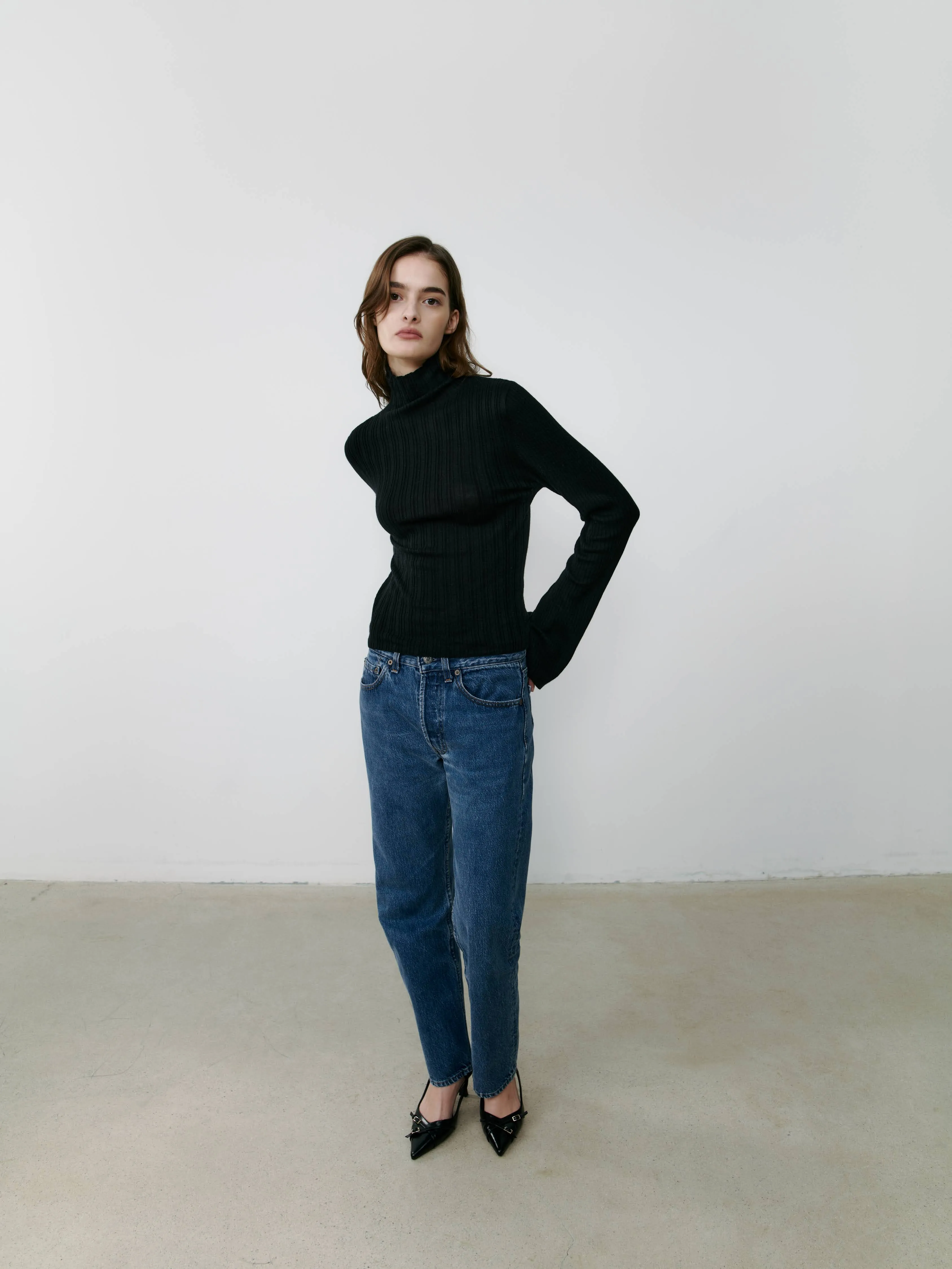 THE SILK HIGH NECK TOP - BLACK